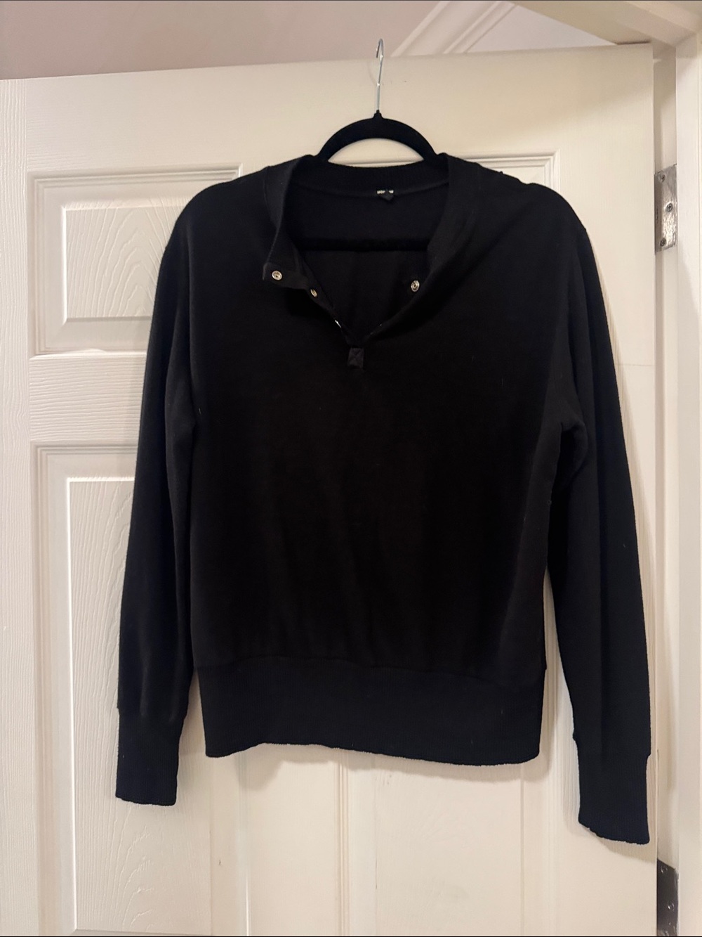 Monrow Black Snap-Neck Crew Pullover Sweater